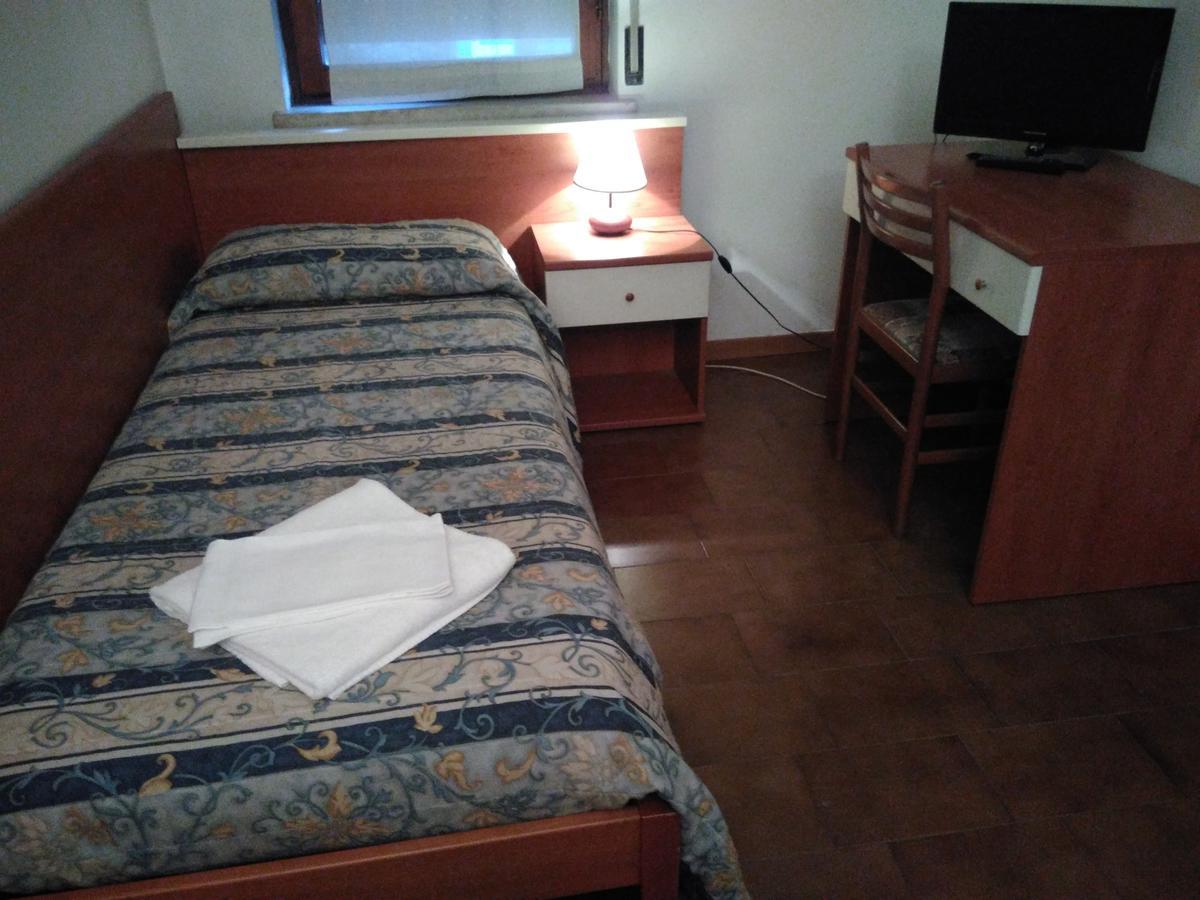 Hotel Elena Верона Екстериор снимка