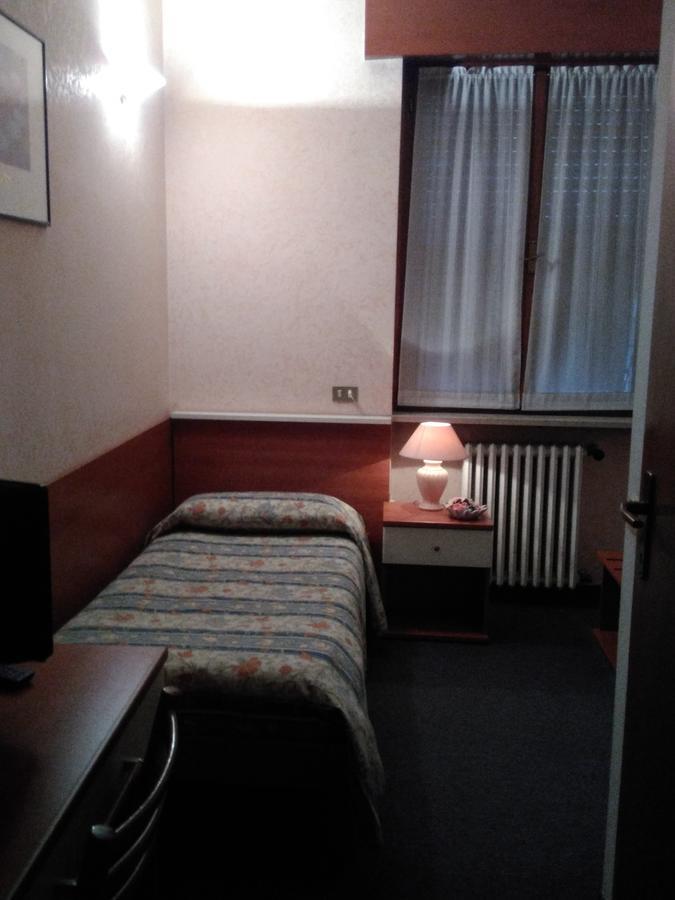 Hotel Elena Верона Екстериор снимка