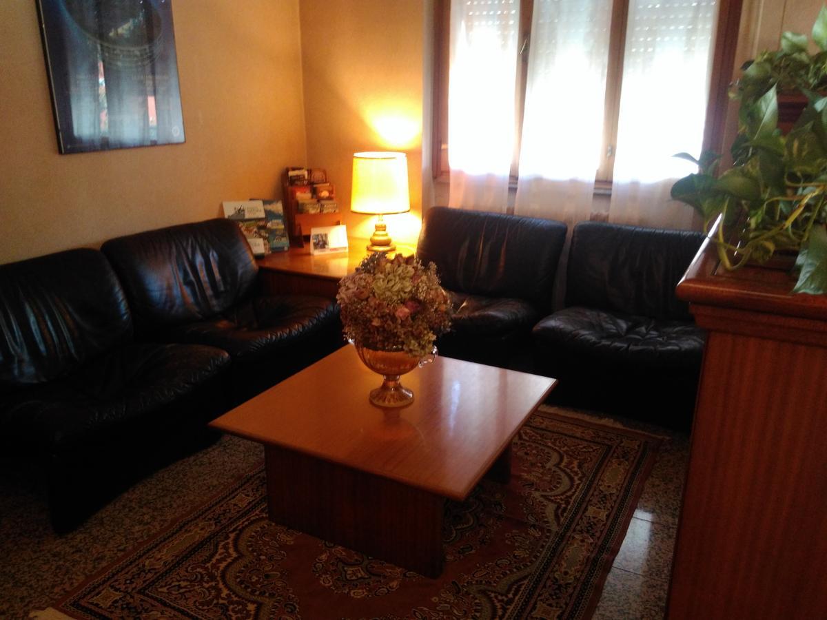 Hotel Elena Верона Екстериор снимка